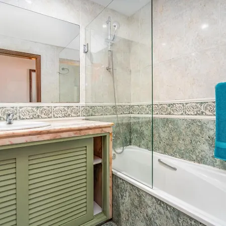 Two Bedroom - 110m2, Ac, Terrace, Wi-fi Apartamento *