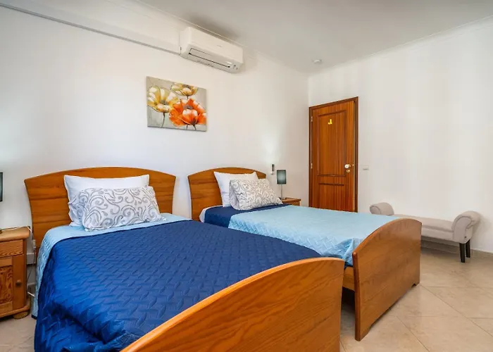 Two Bedroom - 110m2, Ac, Terrace, Wi-fi 公寓 拉哥斯