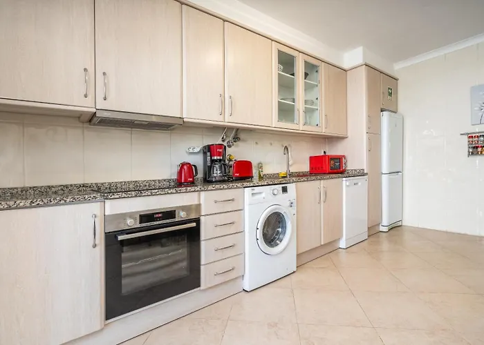 Two Bedroom - 110m2, Ac, Terrace, Wi-fi 公寓