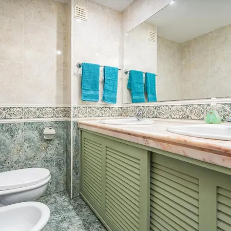 Two Bedroom - 110m2, Ac, Terrace, Wi-fi Apartment