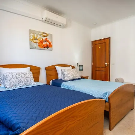 Two Bedroom - 110m2, Ac, Terrace, Wi-fi Apartment Lagos