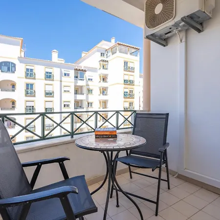 Two Bedroom - 110m2, Ac, Terrace, Wi-fi لاغوس