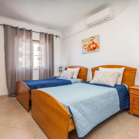 Two Bedroom - 110m2, Ac, Terrace, Wi-fi شقة *